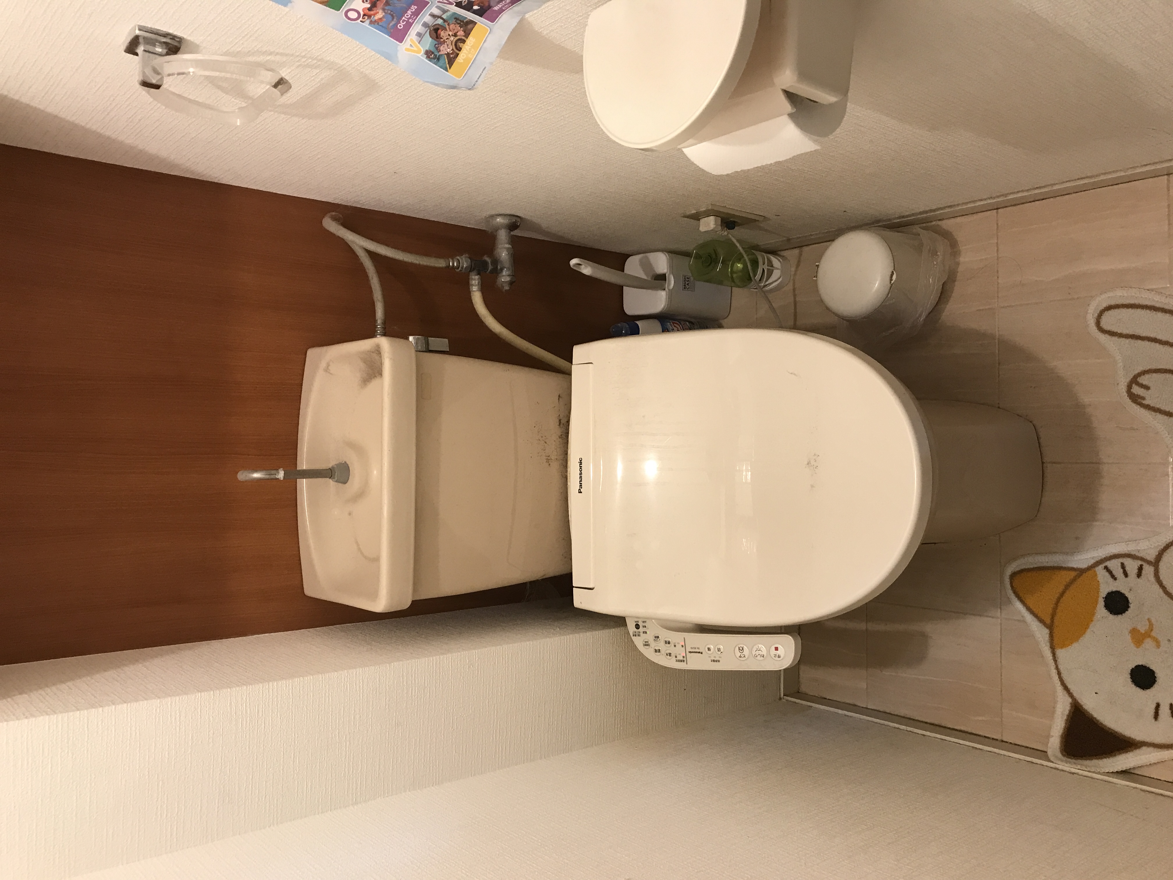 費用を抑えトイレと一緒に床も交換